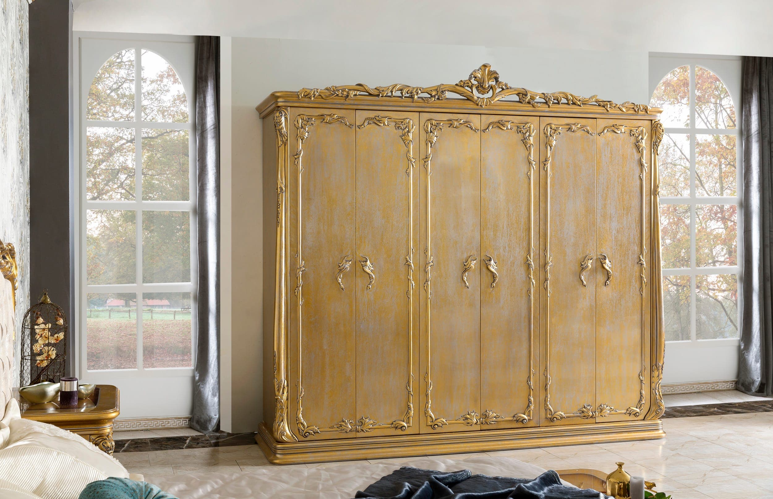 Aurum Grand Royal Baroque Gold