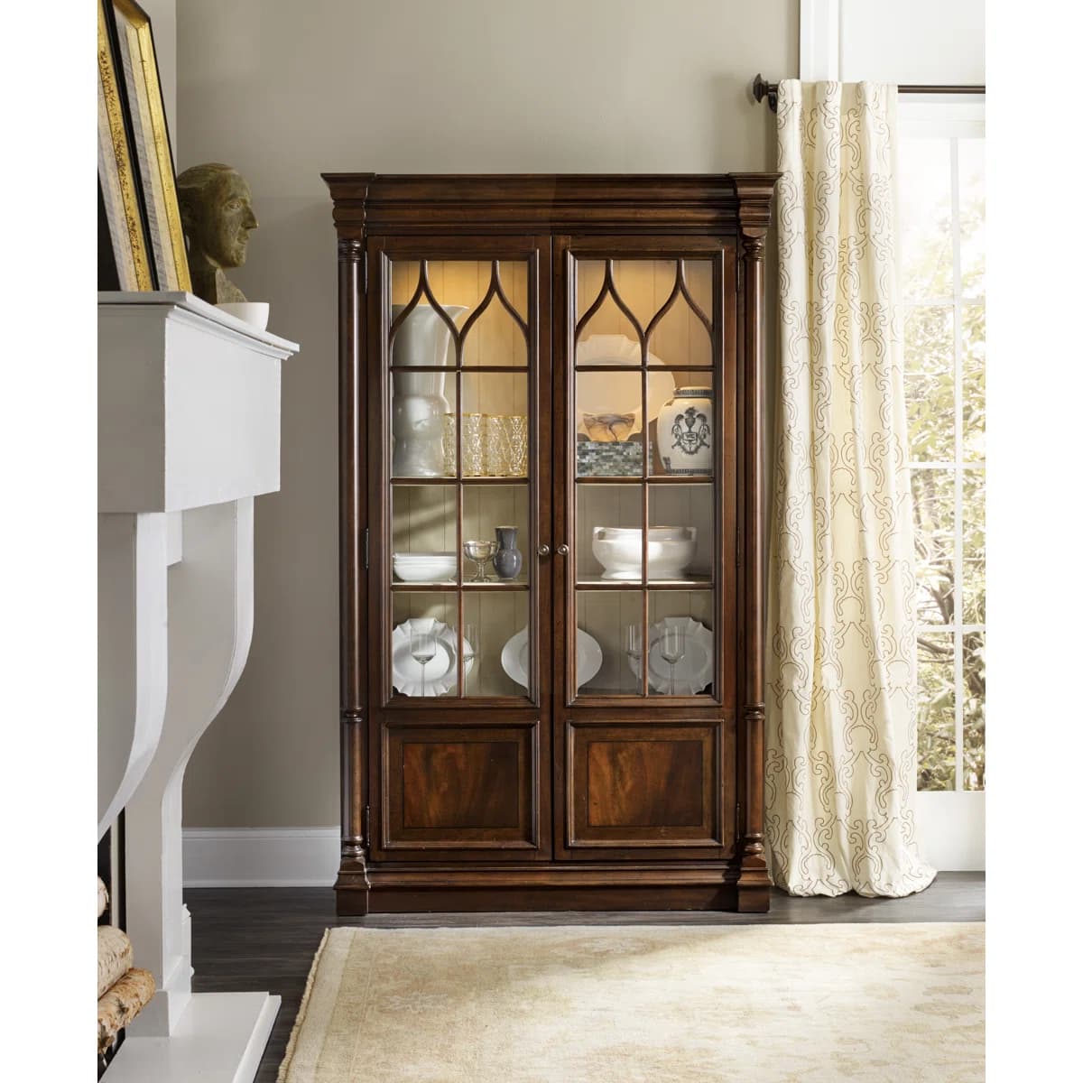 Leesburg Manor Luxury Traditional Hardwood Lighted Display Cabinet