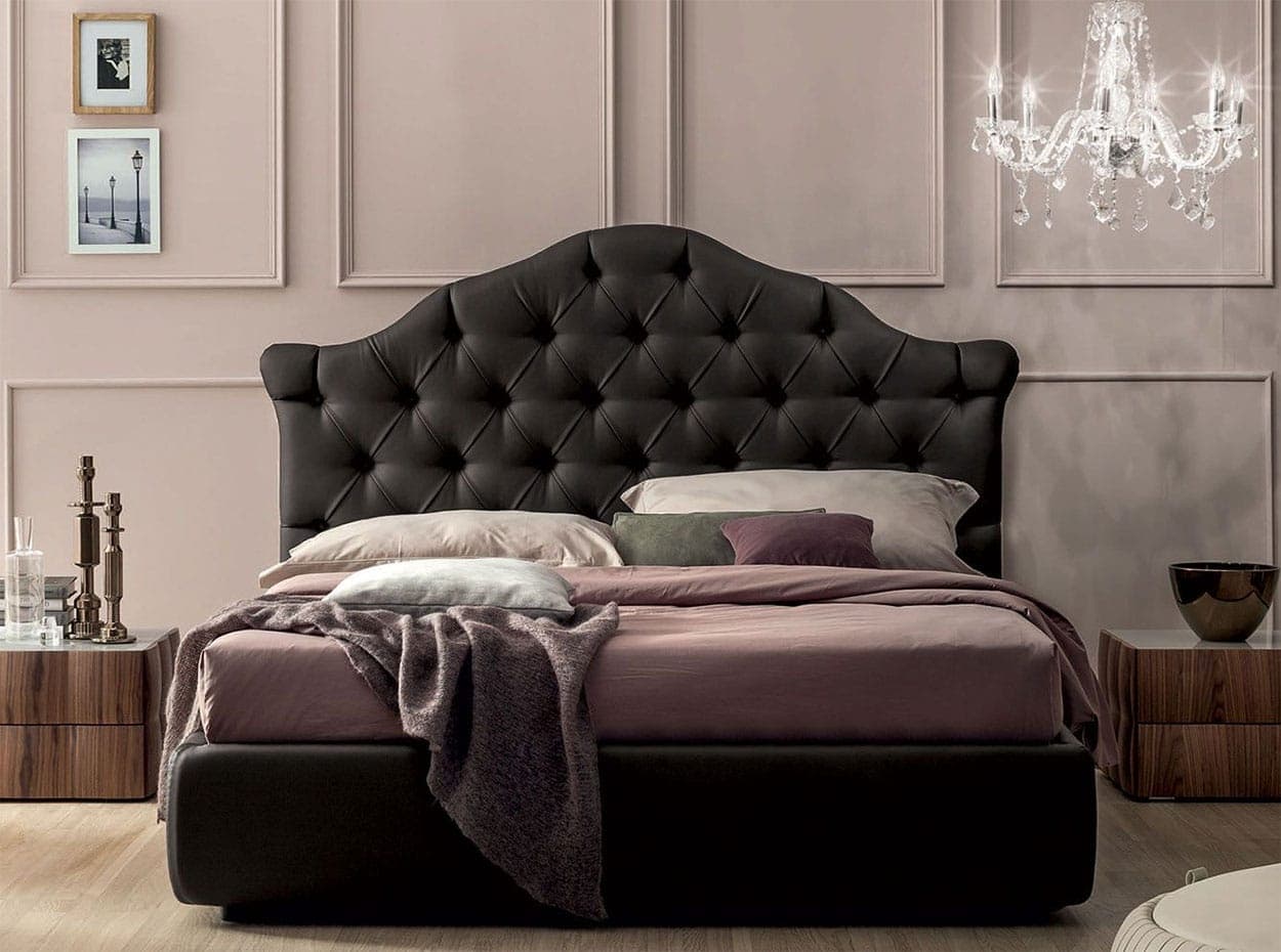 Veneziano Classic Tufted Leather Dark King Bed
